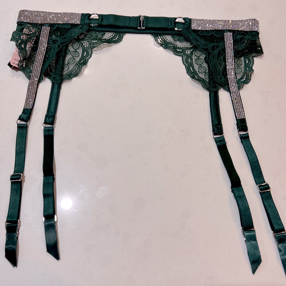 Victoria’s Secret Very Sexy Shine Strap Lace Garter Belt - Picture 6 of 10